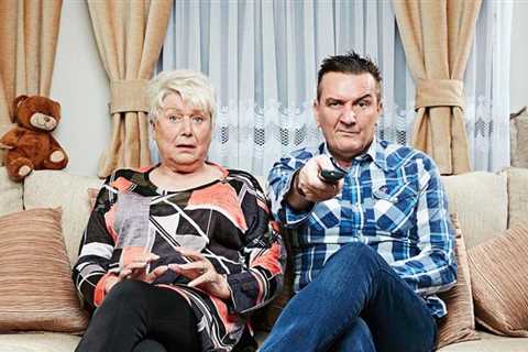 Inside Gogglebox favourites Jenny and Lee’s caravan – the bits you DON’T see on TV, with terrace,..