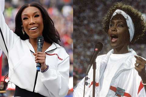 Brandy channels Whitney Houston while performing the national anthem at the 2022 NFC Championship