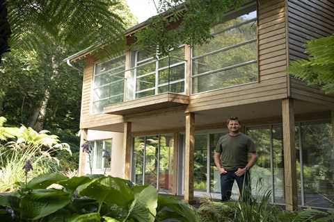 Inside the stunning ‘floating’ lake house hidden in Isle of Wight forest on George Clarke’s Amazing ..