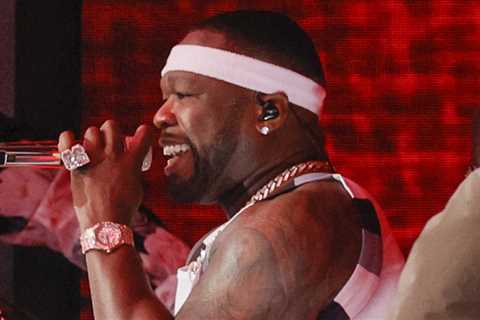 50 Cent makes a surprise appearance during the 2022 Super Bowl halftime show