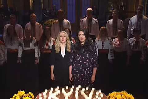 Saturday Night Live begins with an emotional performance by New York’s Ukrainian Chorus Dumka –..