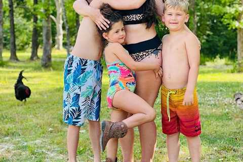 Teen Mom Jenelle Evans slammed for letting kids go into ‘bacteria-infested’ green pool as they beg..