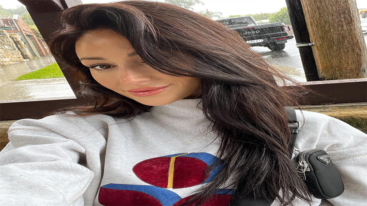 Michelle Keegan shares stunning selfie as marks one week away from Mark Wright in Australia