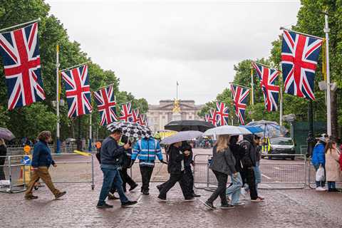 Queen’s Jubilee weather forecast: Street parties face washout with heavy rain on Sunday – but..