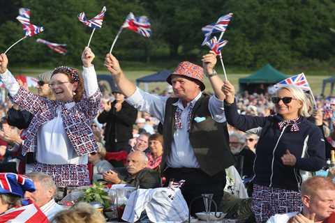 UK weather: Jubilee parties face flash floods with lightning and hail warnings as homes face power..