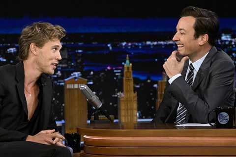 Austin Butler teaches Jimmy Fallon how to dance like Elvis on ‘Tonight Show’