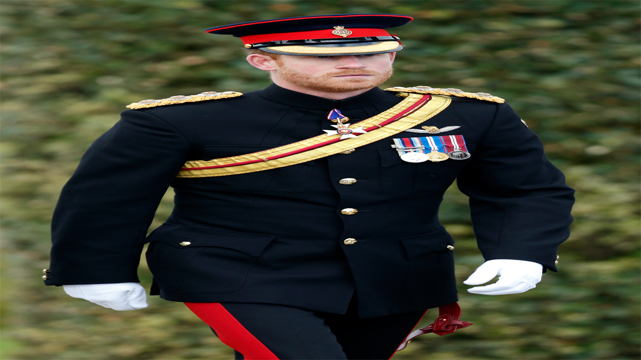 Veteran Prince Harry offered olive branch by Charles with touching uniform request for Queen’s vigil