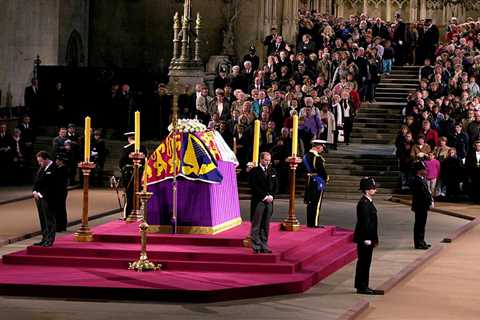 Brits will be able to see the Queen’s coffin from TOMORROW with up to a million set to file past –..