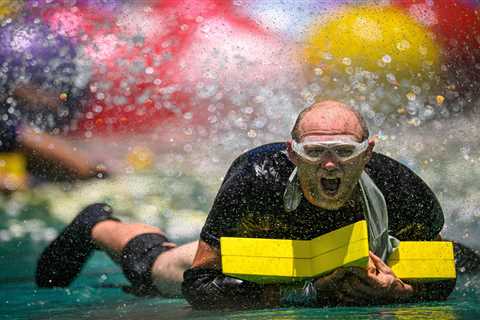 I’m A Celeb’s Mike Tindall slides his way through I’m A Celebrity Cyclone and gets a star