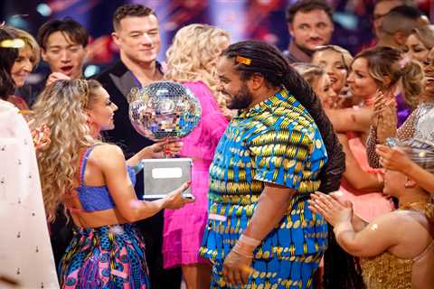 Strictly fans spot pro dancer’s ‘angry face’ after failing to win final – as Hamza Yassin triumphs