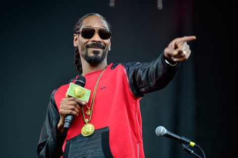The Internet Wants Snoop Dogg to Run Twitter