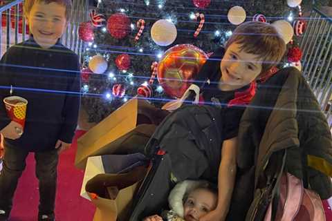 Helen Skelton shares adorable festive snap of rarely-seen children ahead of first Christmas since..