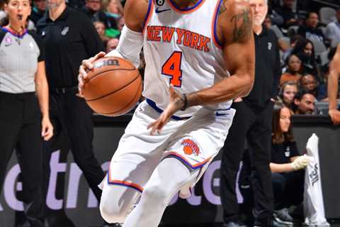 Jalen Brunson returns from injury as Knicks lose Derrick Rose