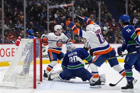 Islanders’ lineup changes pay off in dominant win over Canucks