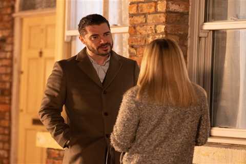 Sarah Platt makes devastating confession to husband Adam in Coronation Street