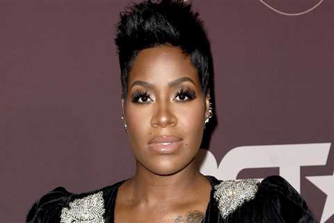 Yasss! Fantasia Goes ‘Back To School’, Thanks Sigma Gamma Rho Soror For Motivating Her