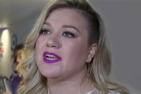 Kelly Clarkson Alleged Stalker Hit with Slew of Criminal Charges