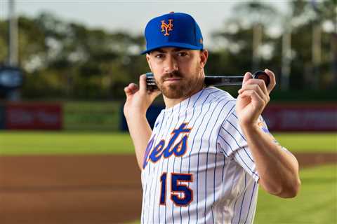 Mets ‘do-everything utilityman’ Danny Mendick returns to infield