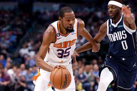 Suns without Kevin Durant for three weeks after warmup injury