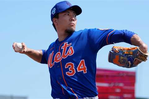 Mets’ Kodai Senga practices breathing by blowing up balloons