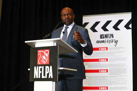 NFLPA’s DeMaurice Smith rips NFL owners over guaranteed contract hesitancy