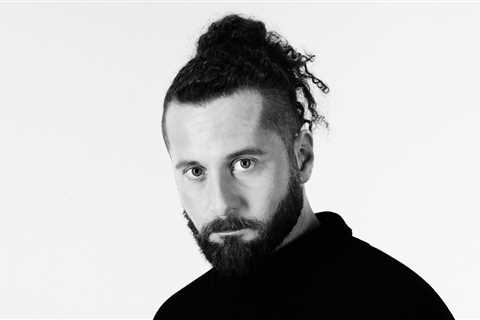 20 Questions With Elderbrook: On His New Album, Learning to Say No & Why ‘You Don’t Have to Wait..
