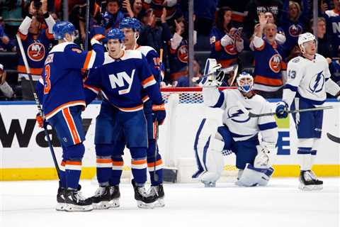 Islanders burst through their Lightning block with all-important win