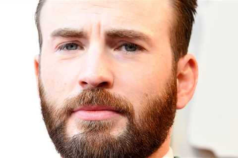 Here's Why Chris Evans Took Down His Instagram And Twitter