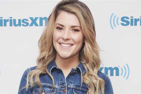 YouTuber Grace Helbig Just Shared The Shocking News That She Was Diagnosed With Breast Cancer