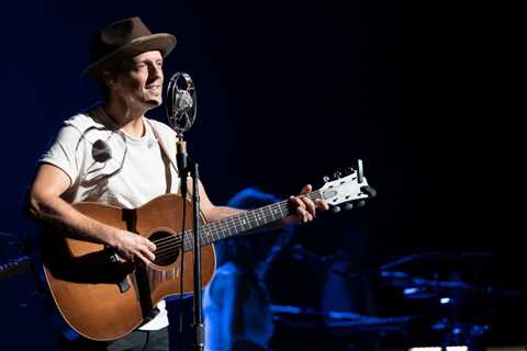 Jason Mraz Gives His Younger Self Advice: ‘Just Relax, You Don’t Need the Tramp Stamp & You Can..