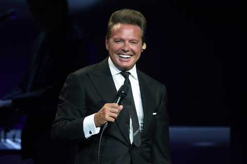 Luis Miguel Kicks Off His 2023 Tour in Latin America: Here’s the Full Setlist