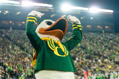 Pac-12’s Oregon, Washington bolting for Big Ten in college realignment free-for-all