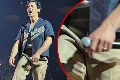 Joe Jonas Wears Ring at Concert Despite Looming Divorce from Sophie Turner