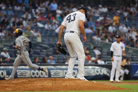 Yankees’ day of celebration turns sour in sloppy loss to Brewers