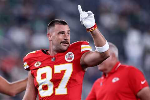 Travis Kelce Says He Owes These Women ‘Big Time’ for Urging Taylor Swift to Date Him