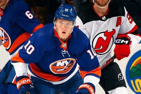 Simon Holmstrom and Ross Johnston battling for final spot as Islanders cut roster to 24