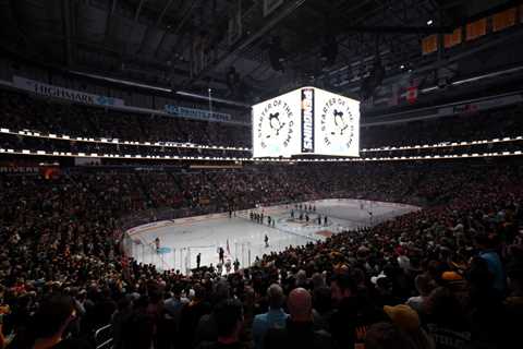 Chants to fire Steelers’ Matt Canada wildly break out at Penguins game