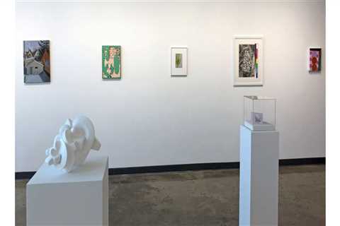 Do Art Galleries in Hays County Offer Discounts to Loyalty Program Members?