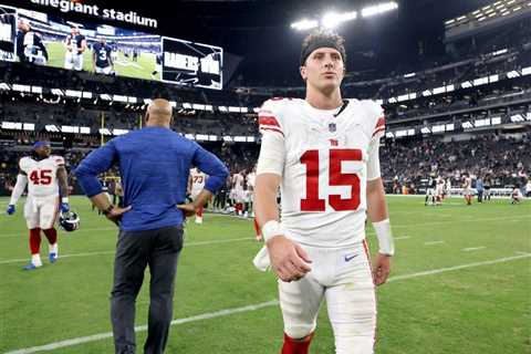 Giants starting Tommy DeVito at quarterback against Cowboys after Daniel Jones injury