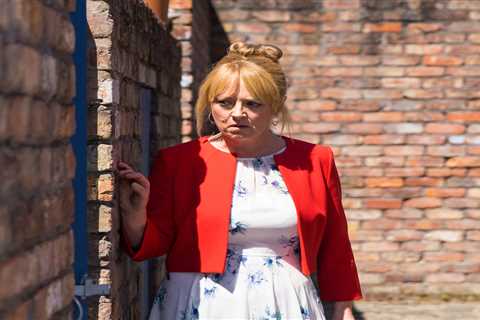Jenny Connor Receives Shocking News About the Rovers Return in Coronation Street