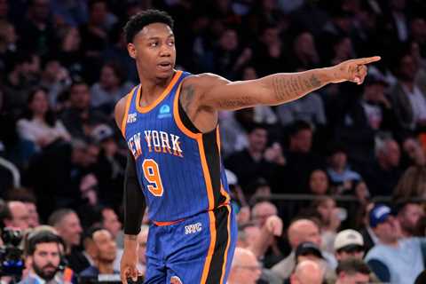 Knicks’ RJ Barrett steals show in Victor Wembanyama’s MSG debut