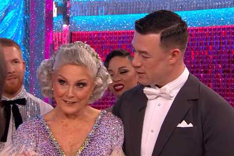 Strictly fans in stitches over Neil Jones' reaction to Angela Rippon's scores at Blackpool Special