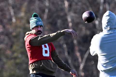 Aaron Rodgers has a new job — Jets ticket salesman