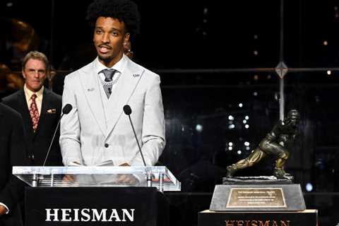 LSU quarterback Jayden Daniels wins Heisman Trophy