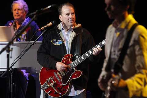 Beach Boys 'Vice Principal' Jeffrey Foskett Dead at 67