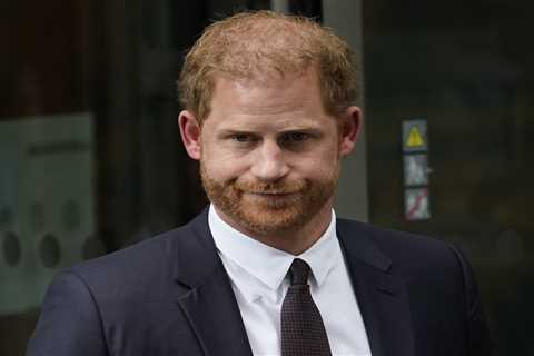 Prince Harry awarded £140k in phone hacking battle with Mirror