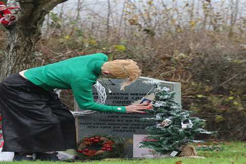 Jade Goody's Mum Visits Daughter's Grave Ahead of Bobby Brazier's Strictly Final