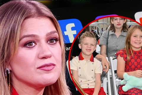 Kelly Clarkson's Social Media Ban For Kids Praised By Parenting Groups