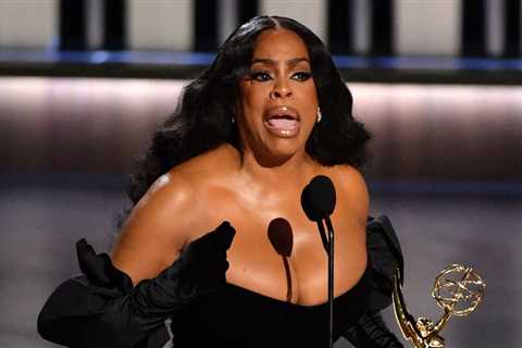 Niecy Nash-Betts Won Her First Emmy Award, And People Are Loving Her Perfect Acceptance Speech
