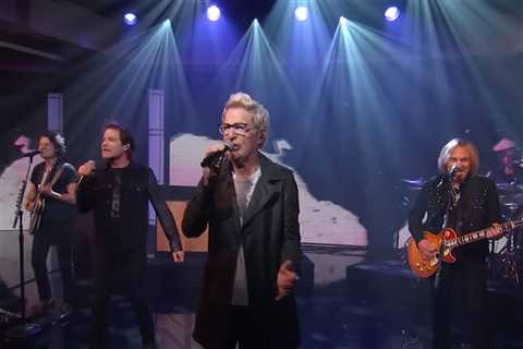 Watch REO Speedwagon and Train Mash Their Hits Together